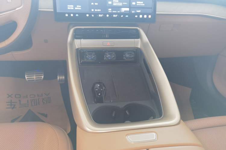 Used ARCFOX Alpha S5 2024 708MAX 200kW Gear Lever