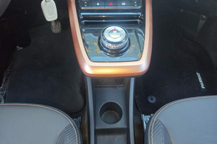 Used Dongfeng NAMMI BOX 2022 Light Wind Edition 201KM Lightning Model
