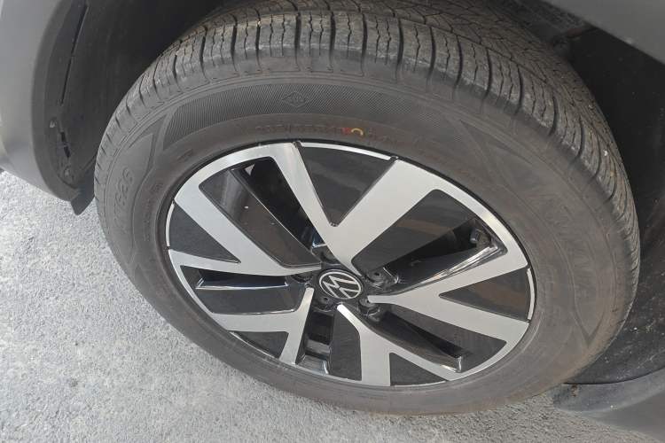 Used Volkswagen Tayron 2023 330TSI Two-Wheel-Drive Luxury Plus Advanced Version Left Front Wheel Hub