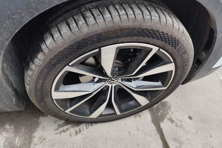 Used Volkswagen Talagon 2022 530TSI Four-Wheel Drive Flagship Shengjing Edition Pro 6-Seater Right Front Wheel Hub
