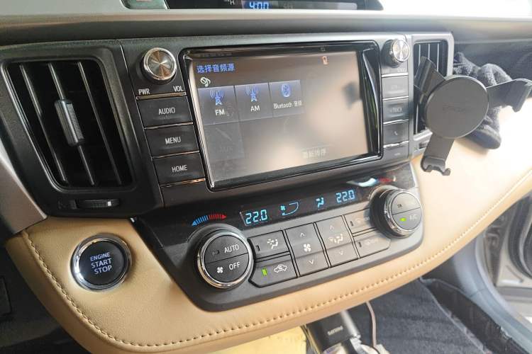 Used Toyota RAV4 2016 2.0L CVT Two-Wheel Drive Fashion Edition China V Standard