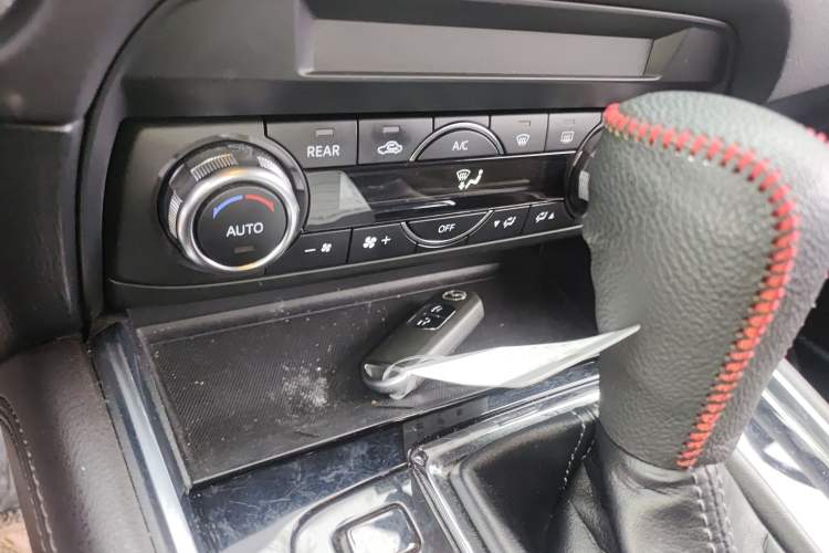 Used Mazda CX-8 2019 2.5L Two-Wheel Drive Luxury Version
