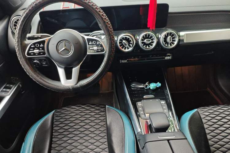 Used Mercedes-Benz GLB 2021 GLB 200 Dynamic Edition Steering Wheel