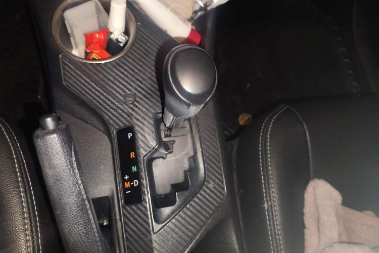 Used Toyota RAV4 2015 2.0L CVT Two-Wheel Drive Fashion Edition
