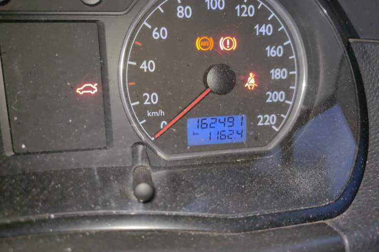 Used Volkswagen Polo 2011 Jingqu 1.6L Manual - Real Cool Edition