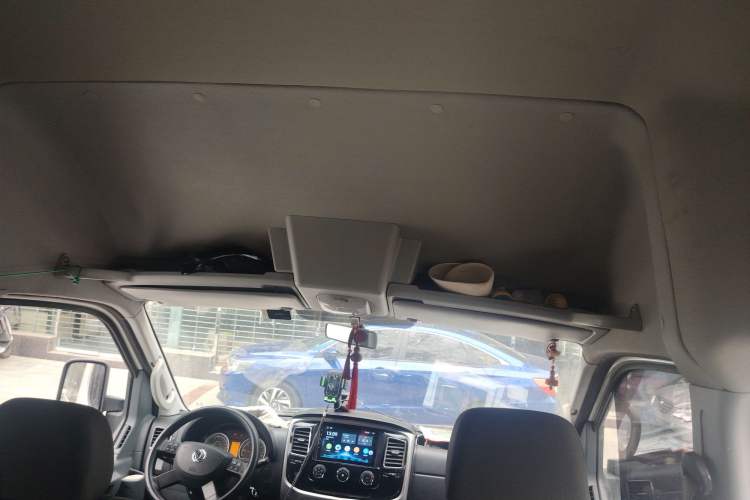 Used Dongfeng Yufeng 2021 2.3T Power King Front-Drive Logistics Van Long Wheelbase High Roof 6-9 Seats China VI Standard M9T Headliner