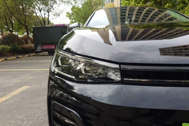 Used Volkswagen Passat 2025 Pro 380TSI Starry Dragon Edition
