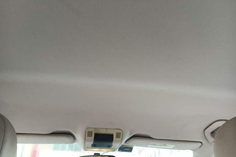 Used Qoros 3 2014 Sedan 1.6L Automatic Zhiyue Model Headliner