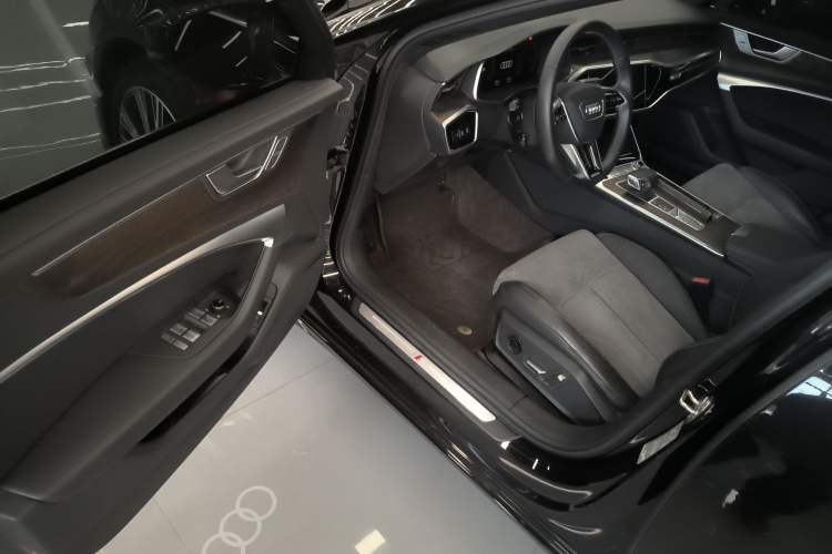 Used Audi A6L 2024 40 TFSI Luxury Dynamic Edition
