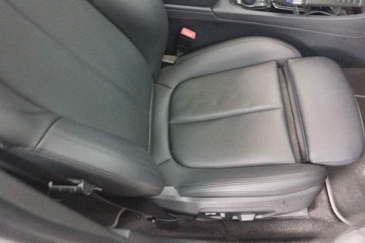 Used BMW 1 Series 2018 118i Sport Edition Right Front Seat