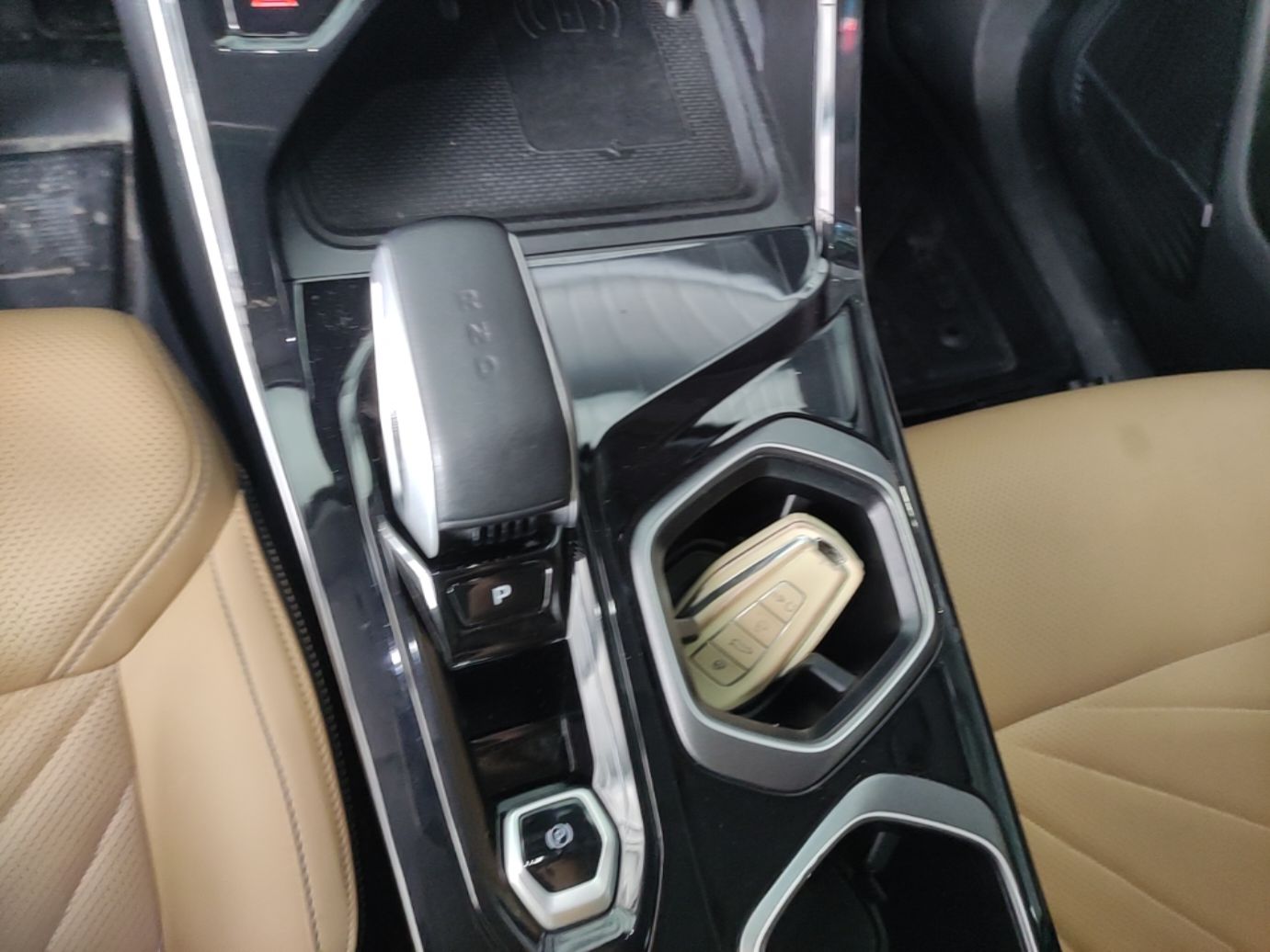Geely Auto FX11 2023 1.5TD DCT Prestige Edition — снимка 16