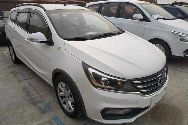 Used Baojun 310W 2017 1.5L Manual Fashion Model China V
