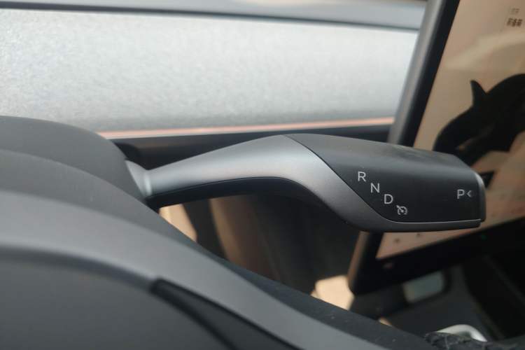 Used Tesla Model Y 2024 Long-Range All-Wheel-Drive Version