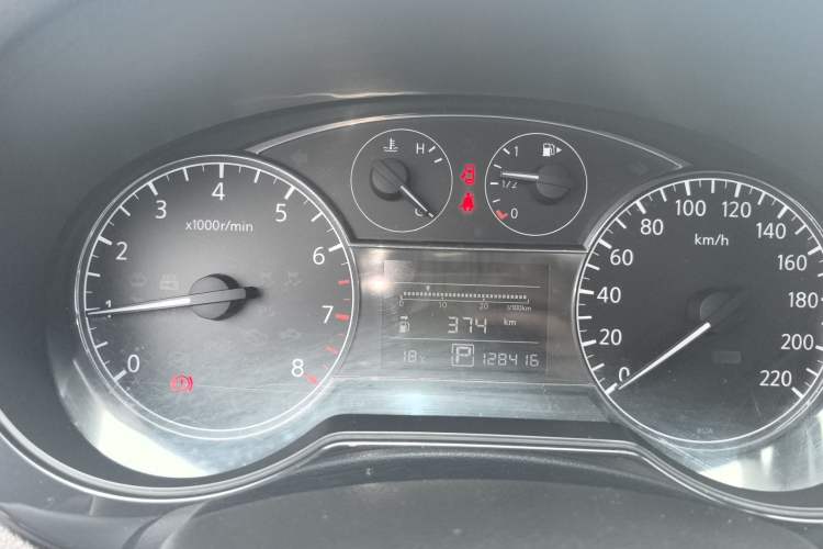 Used Nissan Tiida 2011 1.6L CVT Smart Version