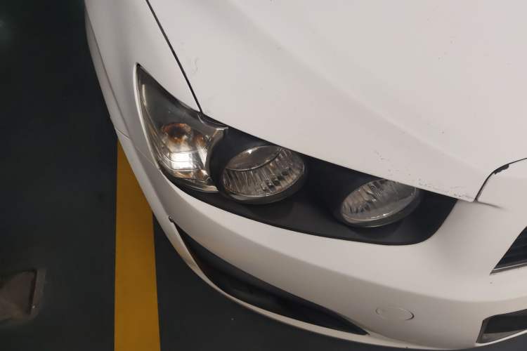 Used Chevrolet Aveo Sonic 2014 Sedan 1.4 SL MT Comfort Edition
