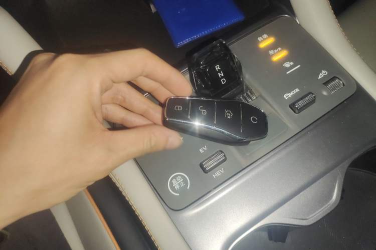 Used BYD Song PLUS New Energy 2024 HONOR Edition DM-i 110km Flagship Model Vehicle Key