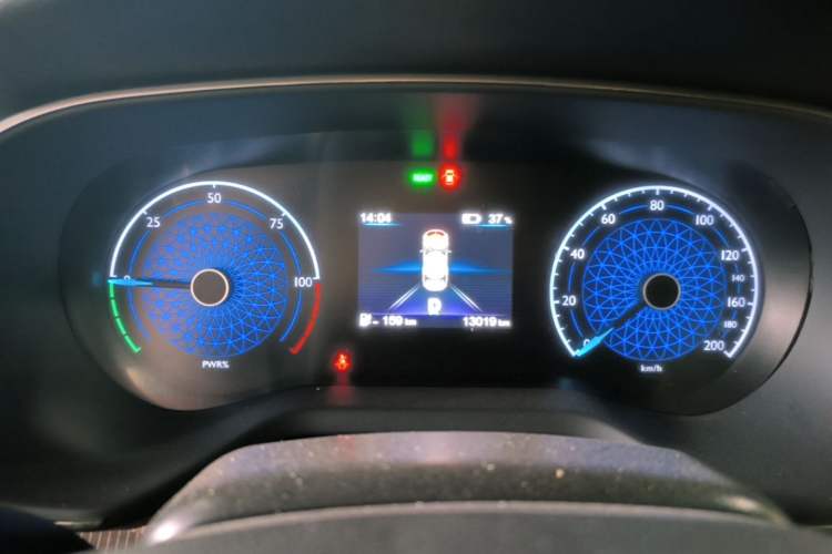 Used Hongqi E-QM5 2022 431 km Charge & Enjoy Edition