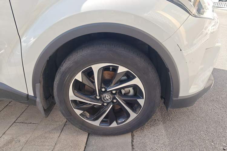 Used Toyota IZOA 2018 2.0L Yichi Version China VI Standard Right Front Wheel Hub