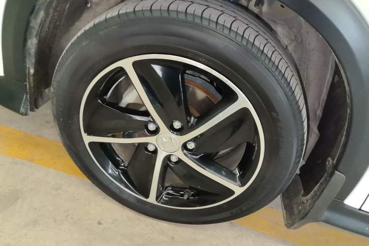 Used Honda Vezel 2019 1.5L CVT Luxury Model China V Exterior 4