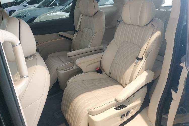 Used VOYAH Dream 2024 PHEV Ultra-Long Range Flagship Edition
