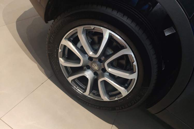 Used Maserati Levante 2018 3.0T Standard Edition Exterior 5