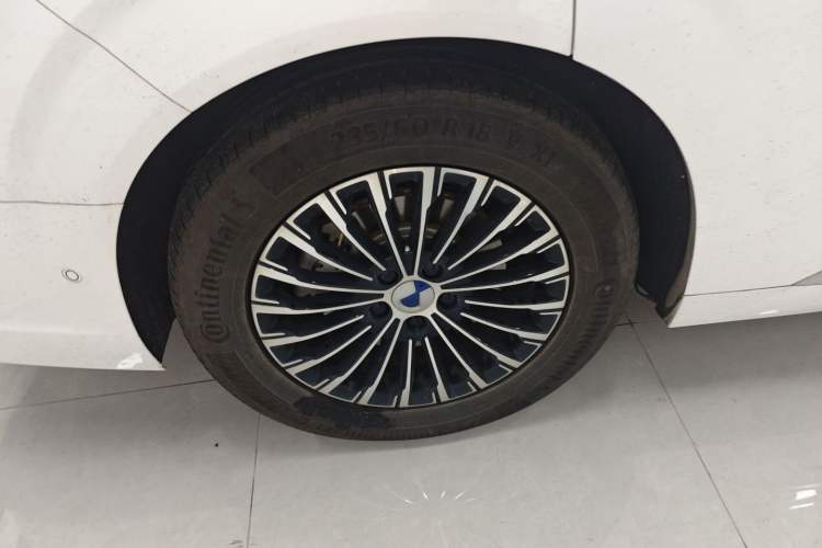 Used Denza D9 2025 EV Intelligent Driving Edition 600 Four-Wheel Drive Flagship Model Exterior 5