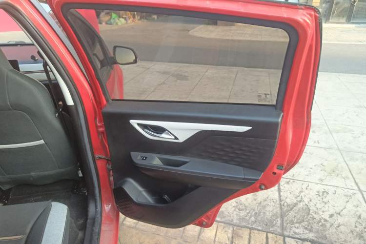 Used SOL E10X 2021 302 km Range Luxury Version 30.2 kWh