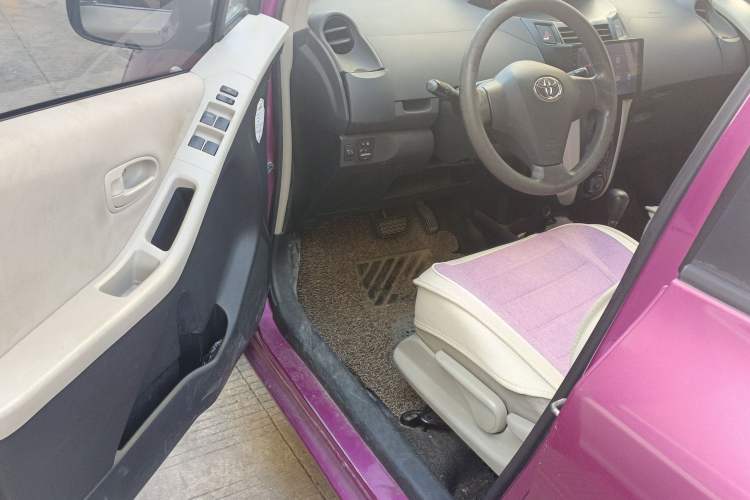 Used Toyota Yaris 2011 1.6E Automatic Charm Edition Driver Seat