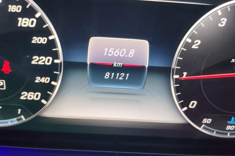 Used Mercedes-Benz E-Class 2016 E 300 L Sporty and Stylish Model