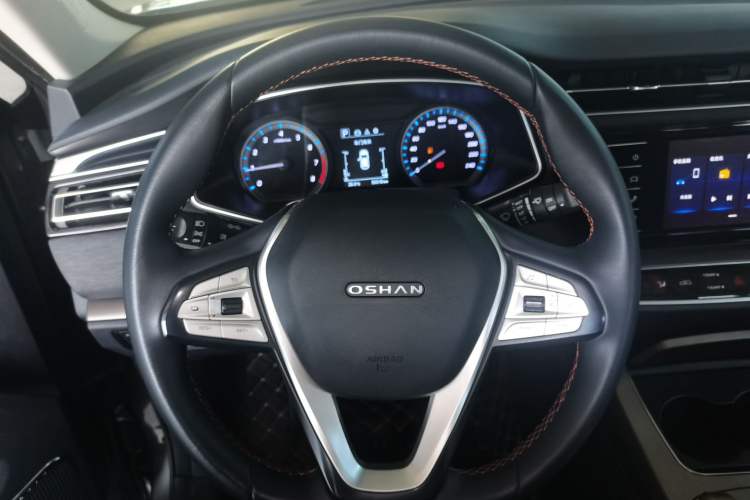 Used CHANGAN OSHAN X7 2020 1.5T Automatic Luxury Version Steering Wheel