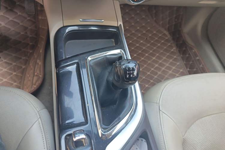 Used GAC Trumpchi GA6 2015 1.6T Manual Elite Model Gear Lever