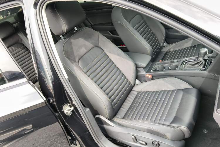 Used Volkswagen Magotan 2020 330TSI DSG Leading Model Right Front Seat