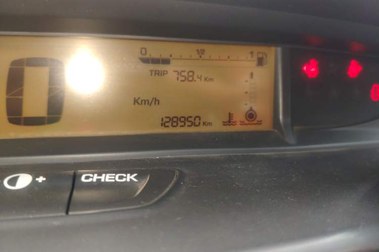 Used Citroen C-Quatre 2014 VTS Version 1.6L Manual - Premium Model Odometer Close Up