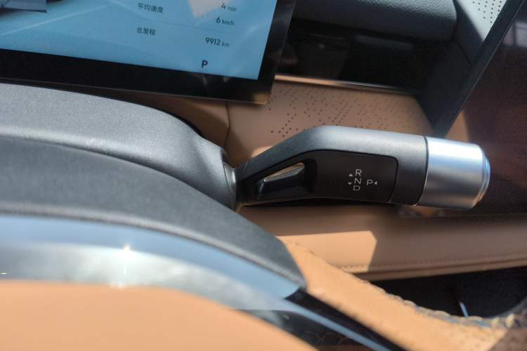 Used Geely Galaxy 8 2025 130km EM-P Starship Edition Gear Lever