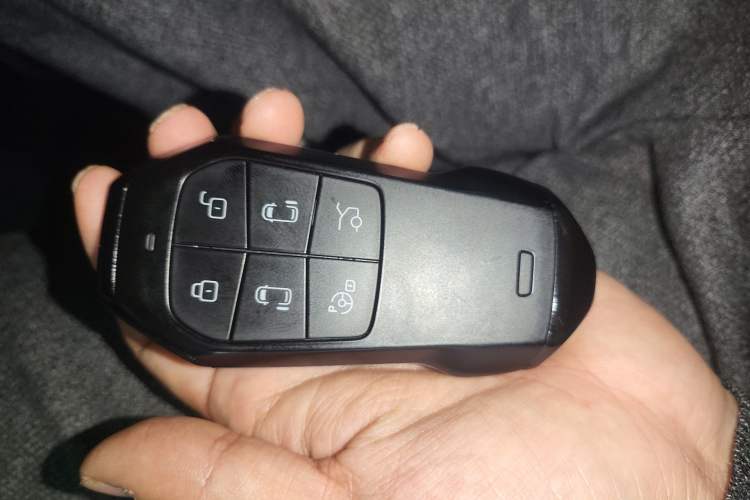 Used XPeng X9 2024 702 Ultra-Long Range Pro