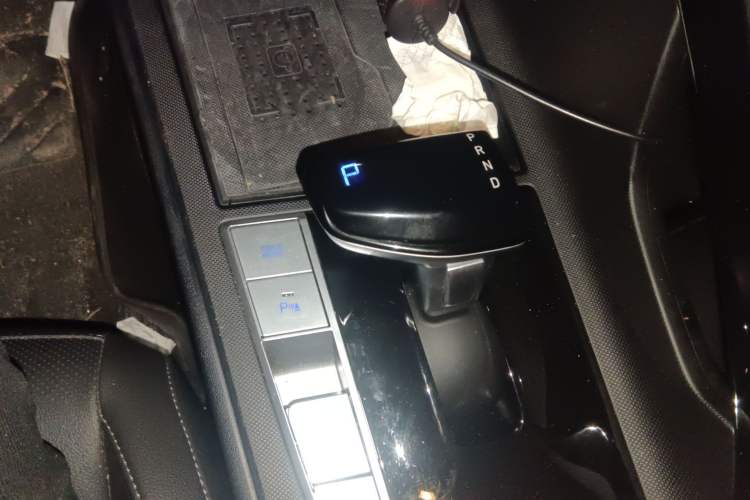 Used Hyundai Elantra 2022 1.5L CVT LUX Prestige Edition
