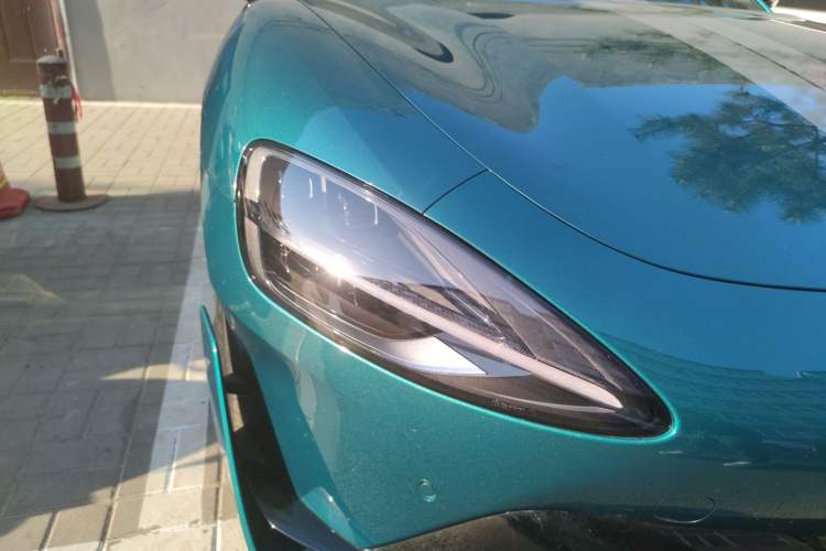 Used Xiaomi Auto SU7 Ultra 2025 Ultra Model Right Front Headlight