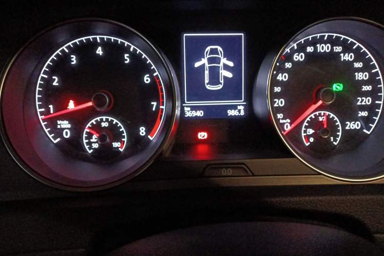 Used Volkswagen Golf 2016 230TSI Automatic Luxury Version
