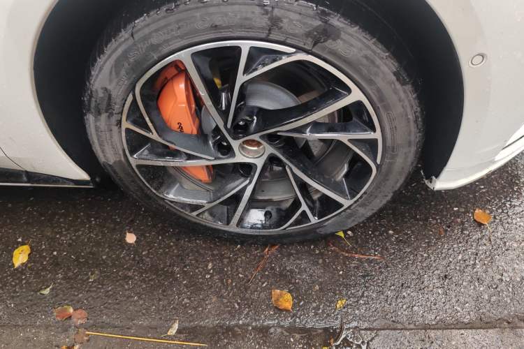 Used IM L7 2022 Dynamic Model Right Front Wheel Hub