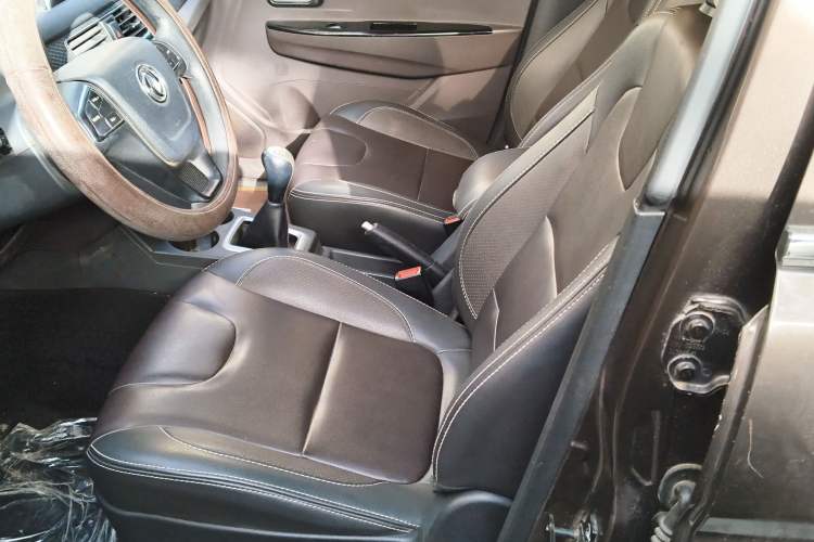 Used Dongfeng Fengon 330 2019 1.5L 330S Manual Comfort Version China VI Standard