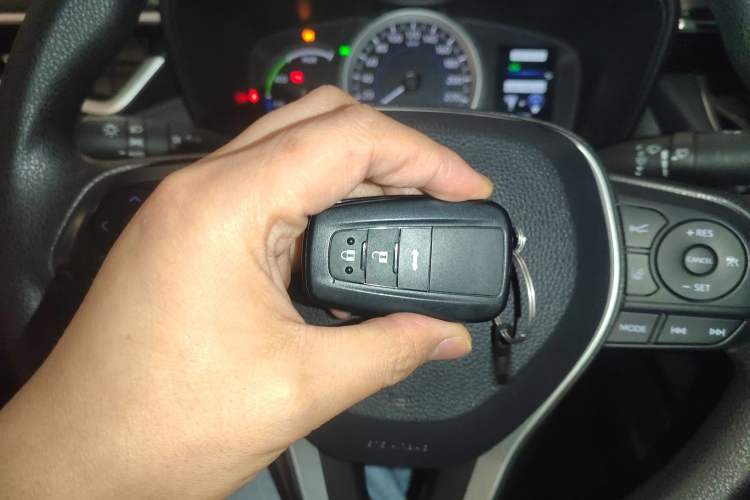 Used Toyota Corolla 2021 Dual-Motor 1.8L E-CVT Elite Edition
