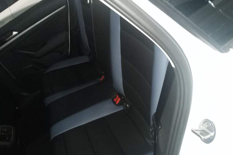 Used Volkswagen Lavida 2023 Revised 1.5L Automatic DeYi Edition Left Rear Seat