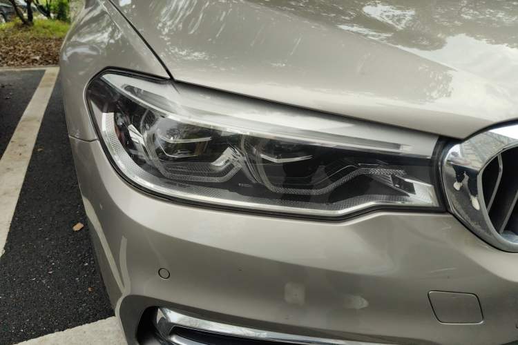 Used BMW 5 Series 2020 530Li Leading Edition Luxury Package Right Front Headlight