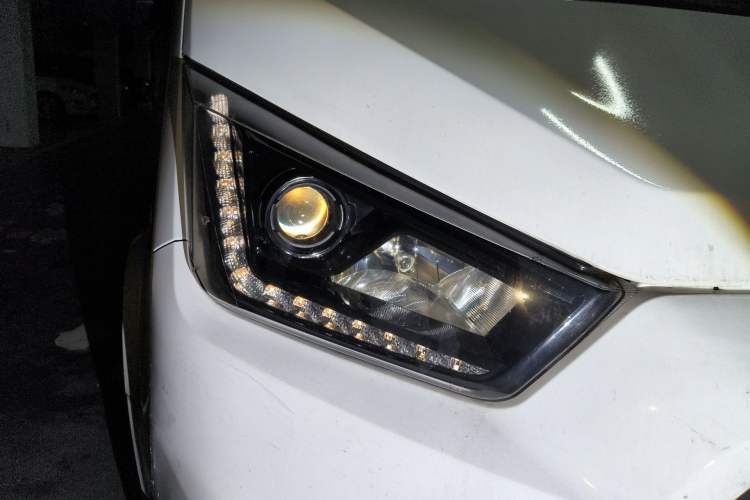 Used JMC Transit 2019 2.8T Commercial Version Short Wheelbase Low Roof 6-Seater China VI Emission Standard JX493