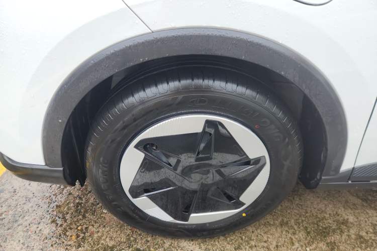 Used Geometry E Firefly 2024 401km Starlight
