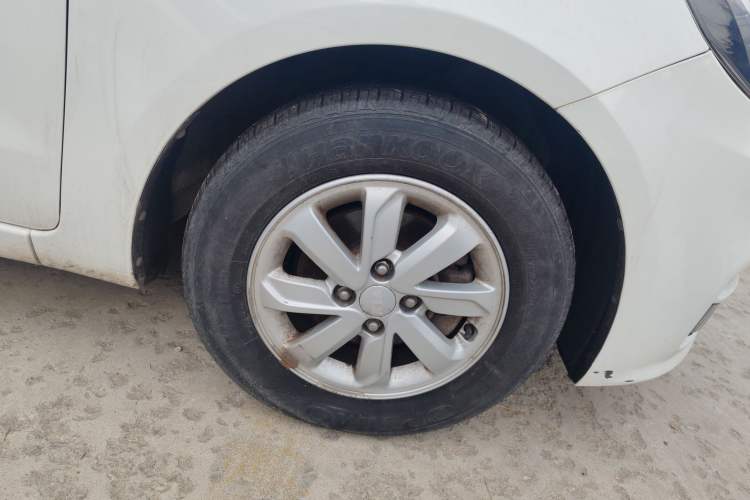 Used Kia K2 2015 Sedan 1.4L MT GLS