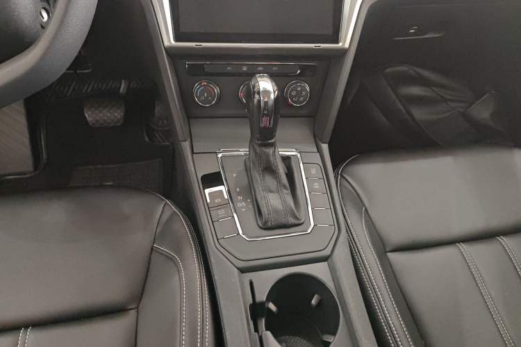 Used Volkswagen Lamando 2017 230TSI DSG Fashion Edition
