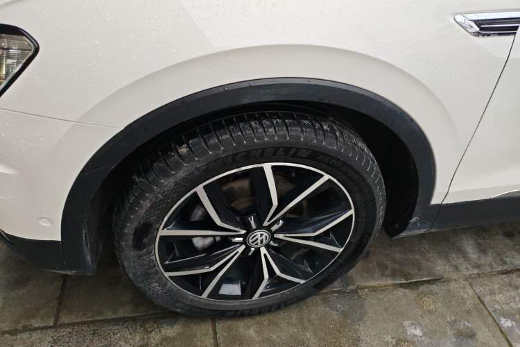 Used Volkswagen Tiguan L 2019 330TSI Automatic Two-Wheel Drive Smart Luxury Version China V Emission Standard