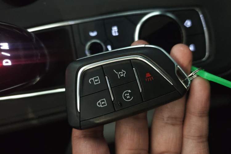 Used Cadillac XT4 2024 28T Two-Wheel-Drive Prestige Version Interior 1