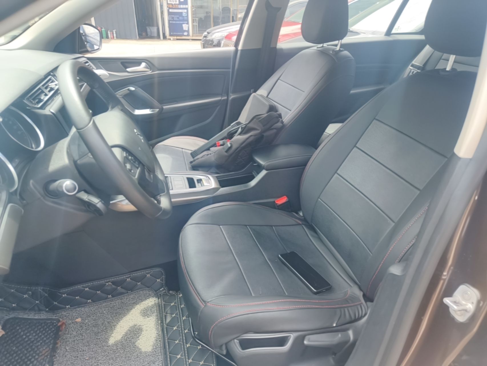 Interior delantero